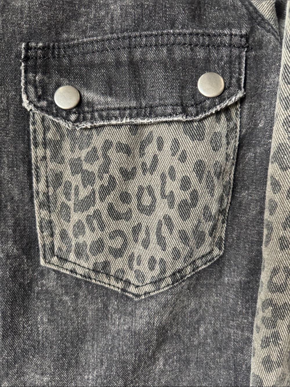 Veveret Women's Black & Gray Leopard Denim Jacket - Picture 3 of 5